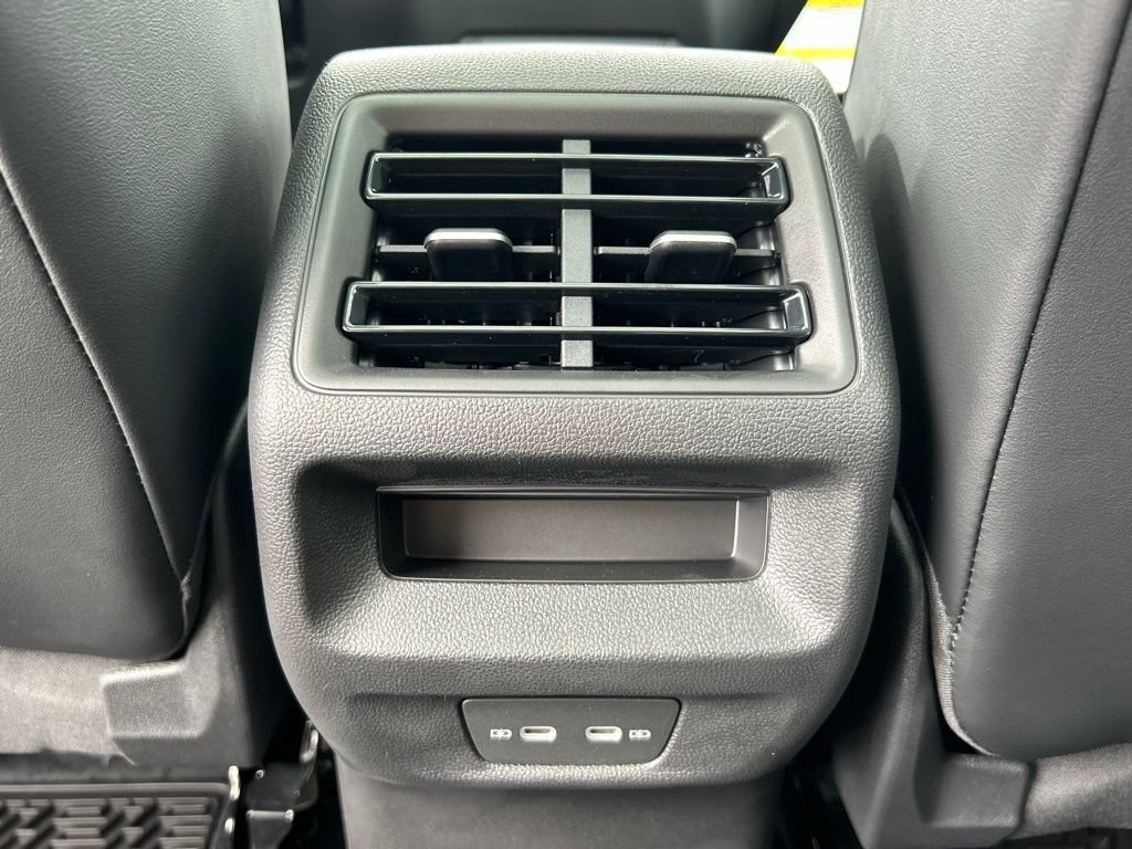 New 2026 Volkswagen Tiguan SE R-Line FWD image 56