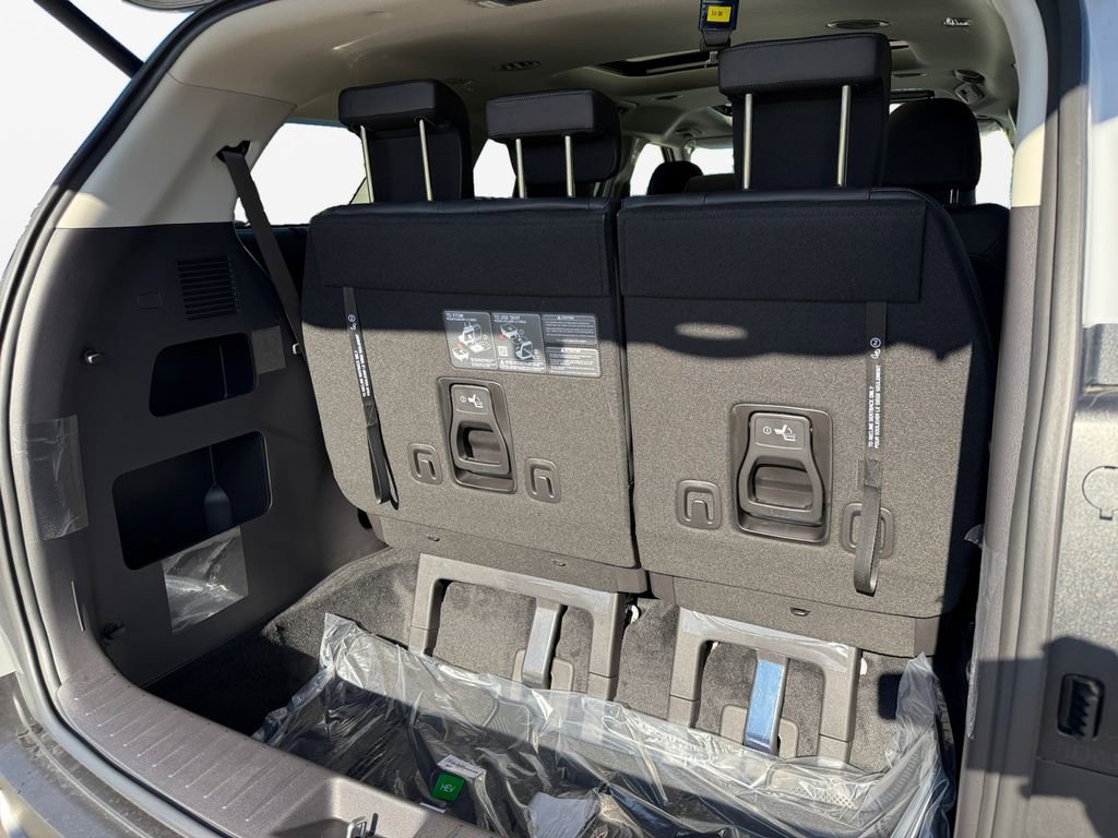 New 2026 Kia Carnival SX w/ SX Dark Edition Package FWD image 18