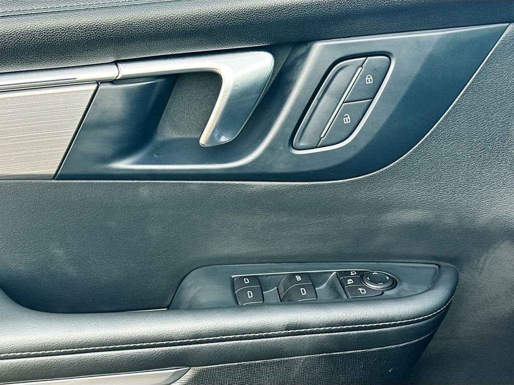 Used 2025 Buick Enclave Preferred image 18