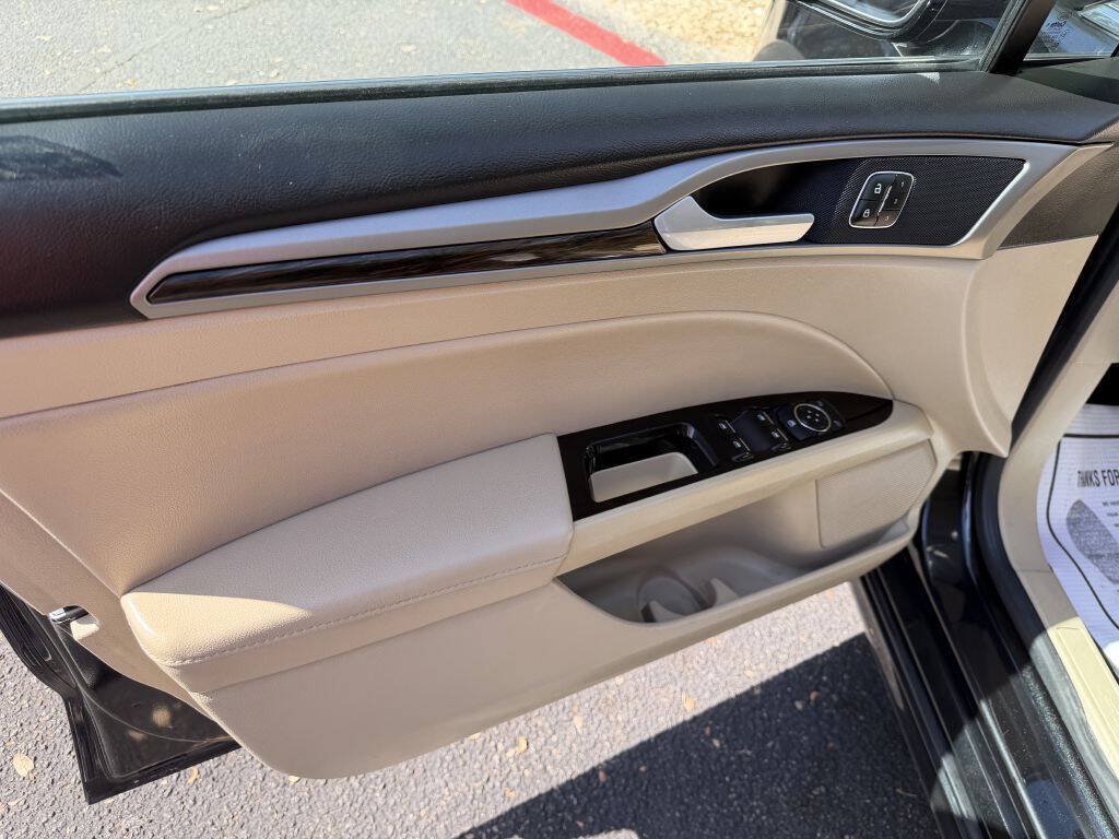Used 2013 Ford Fusion SE FWD image 10