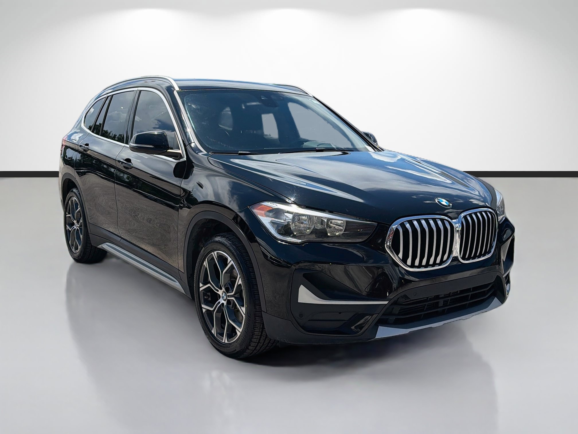 Used 2021 BMW X1 sDrive28i FWD image 1