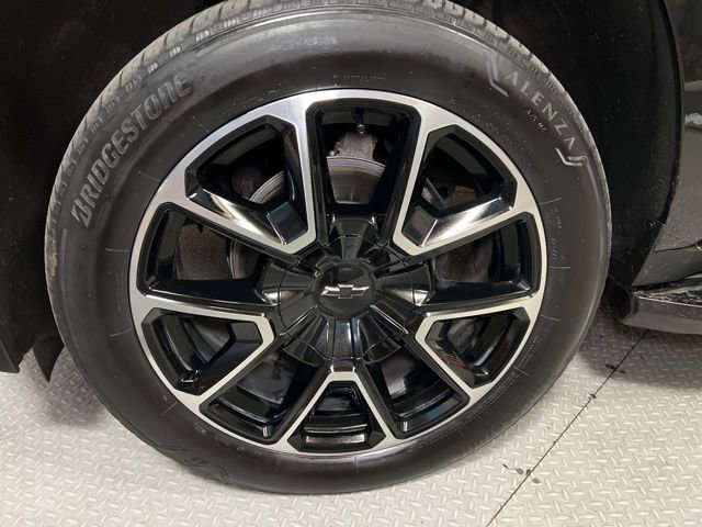 Used 2023 Chevrolet Suburban RST w/ Luxury Package image 20