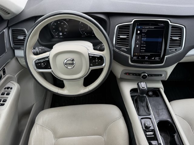 Used 2021 Volvo XC90 T5 Momentum w/ Climate Package FWD image 13