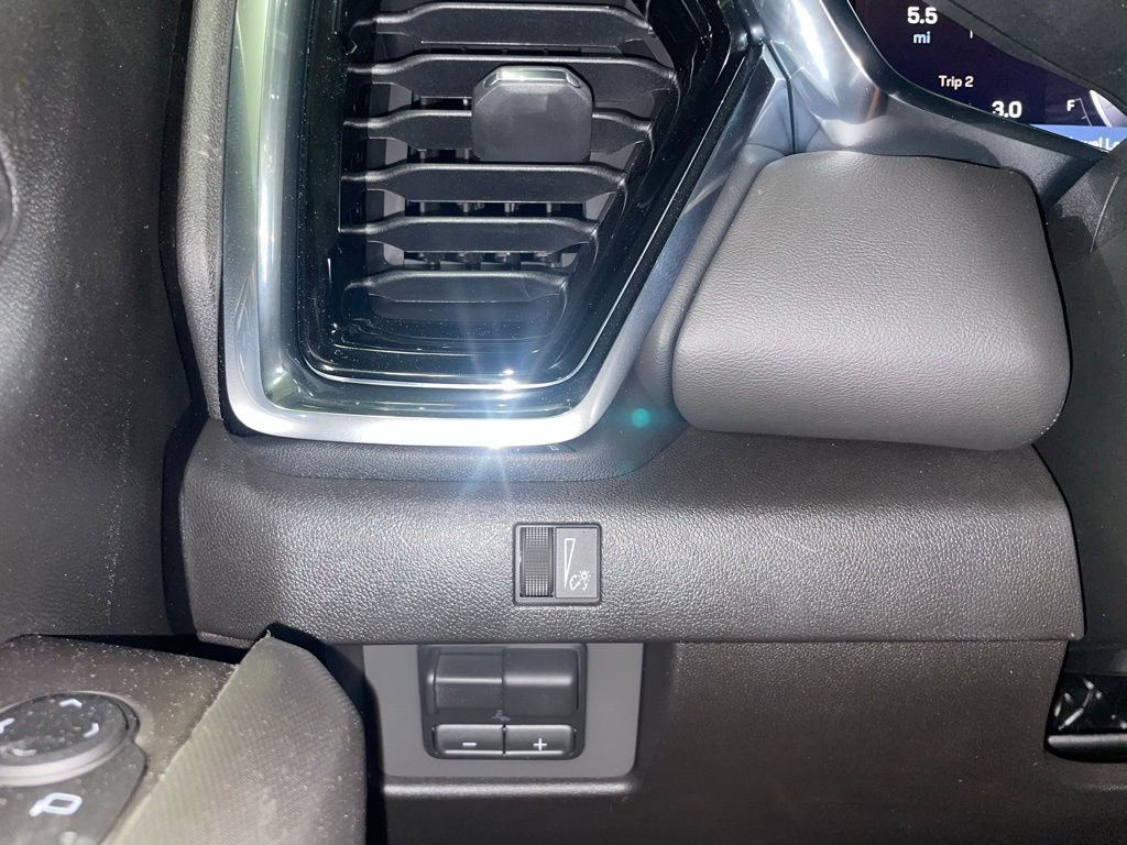 New 2026 GMC Canyon Elevation w/ Convenience Package image 12