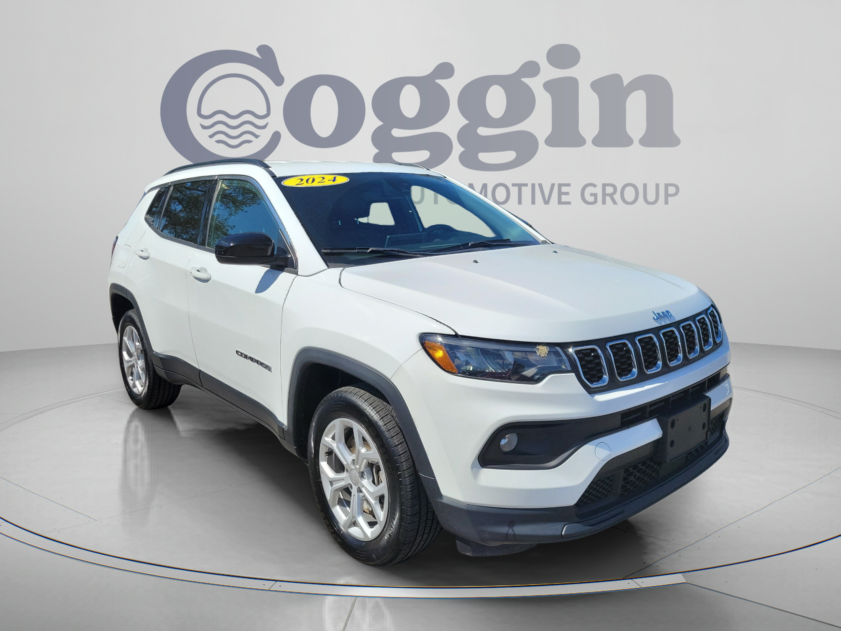Used 2024 Jeep Compass Latitude AWD/4WD image 4
