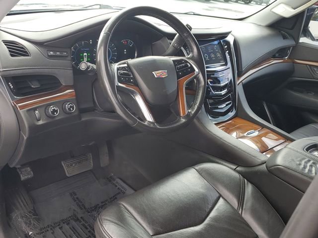 Used 2017 Cadillac Escalade Luxury image 19