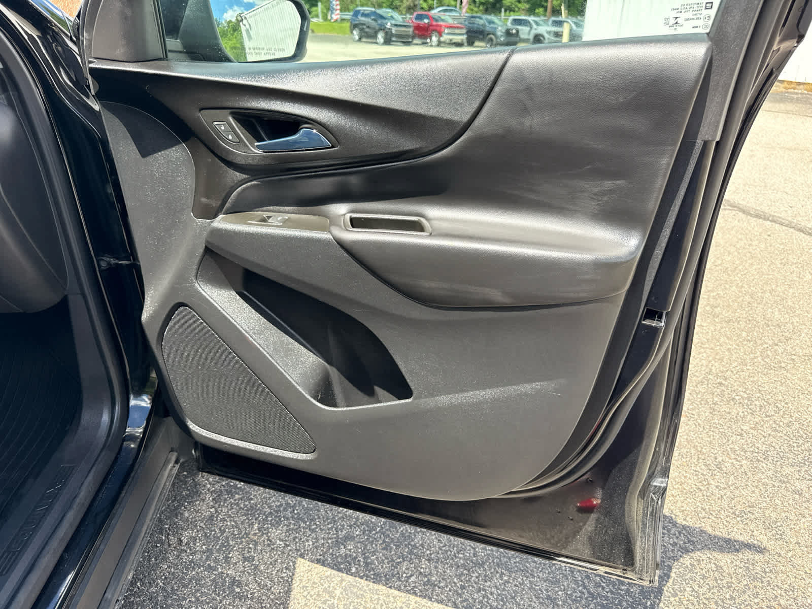 Used 2023 Chevrolet Equinox LT AWD/4WD image 28