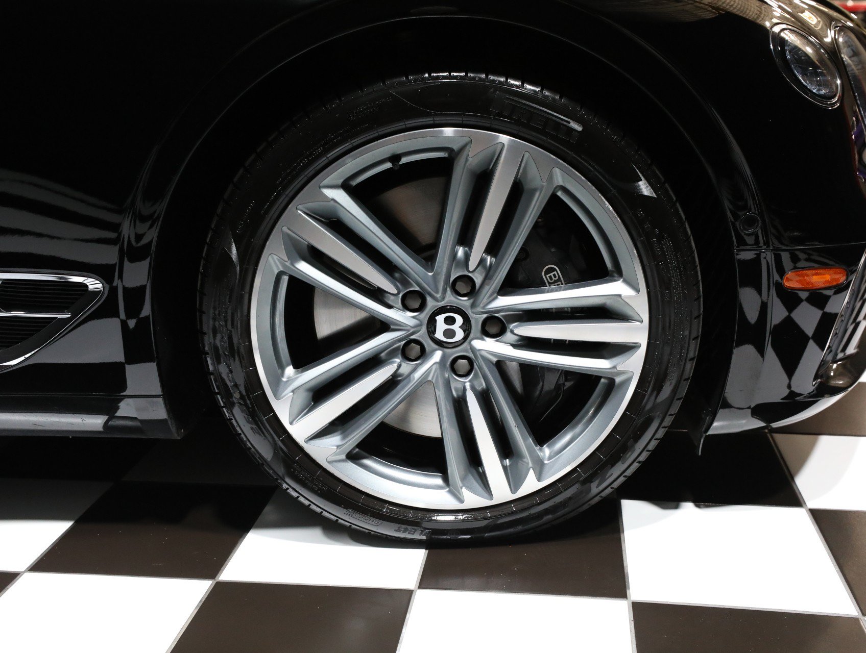 Used 2024 Bentley Continental GT Mulliner AWD/4WD image 33
