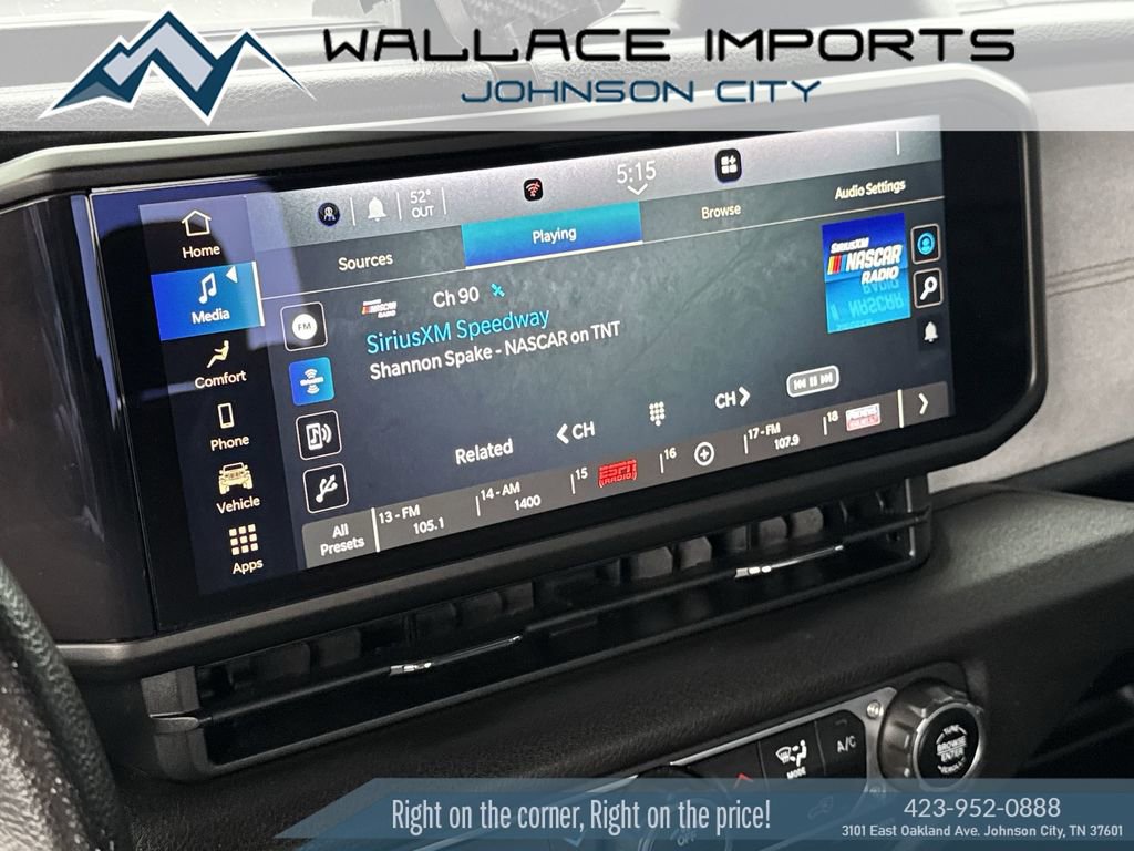 Used 2024 Jeep Gladiator Sport AWD/4WD image 23