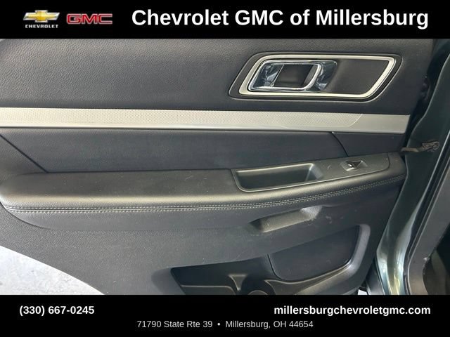 Used 2016 Ford Explorer XLT w/ Equipment Group 202A AWD/4WD image 27