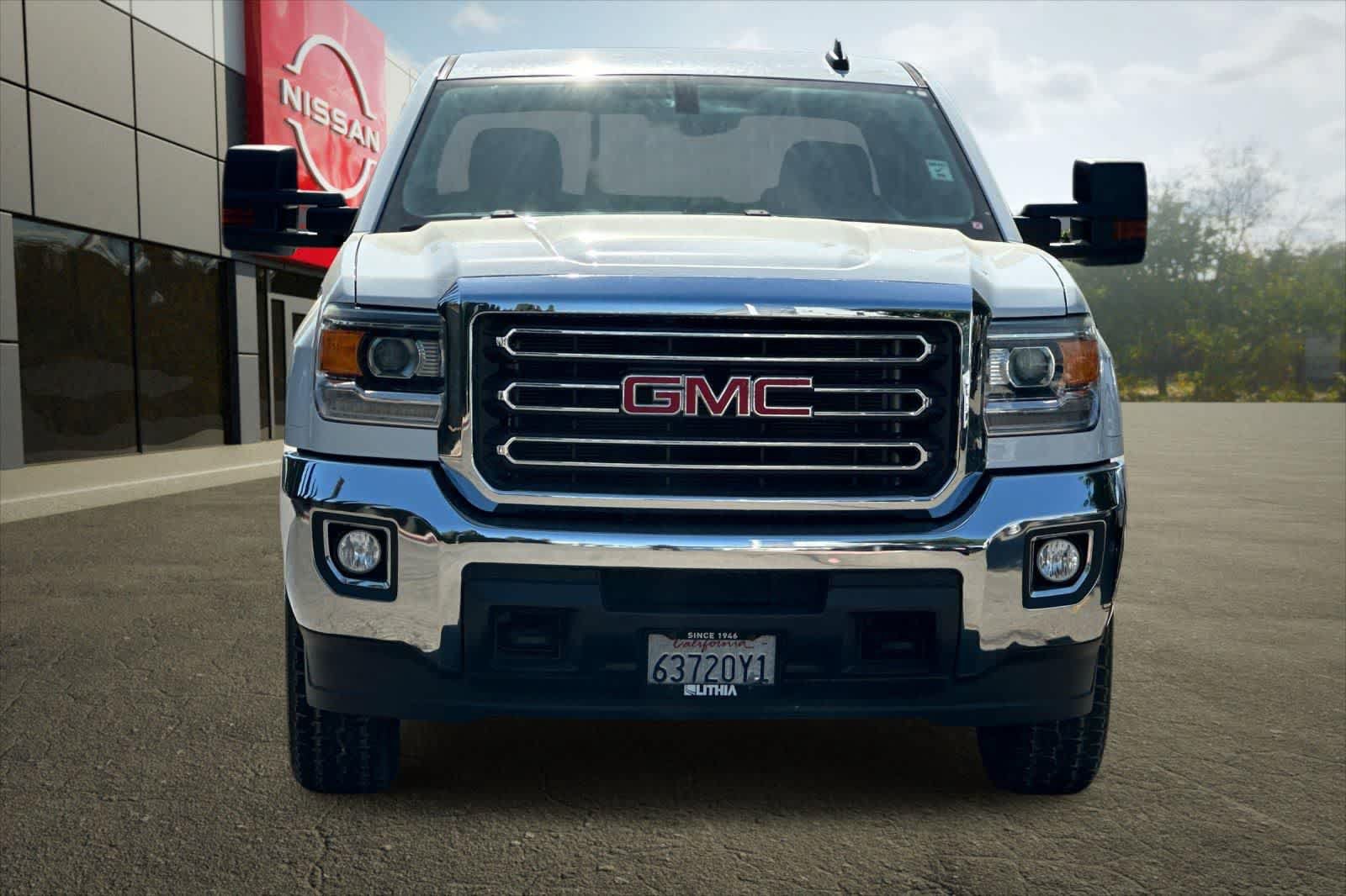 Used 2016 GMC Sierra 2500 SLE w/ SLE Preferred Package AWD/4WD image 11