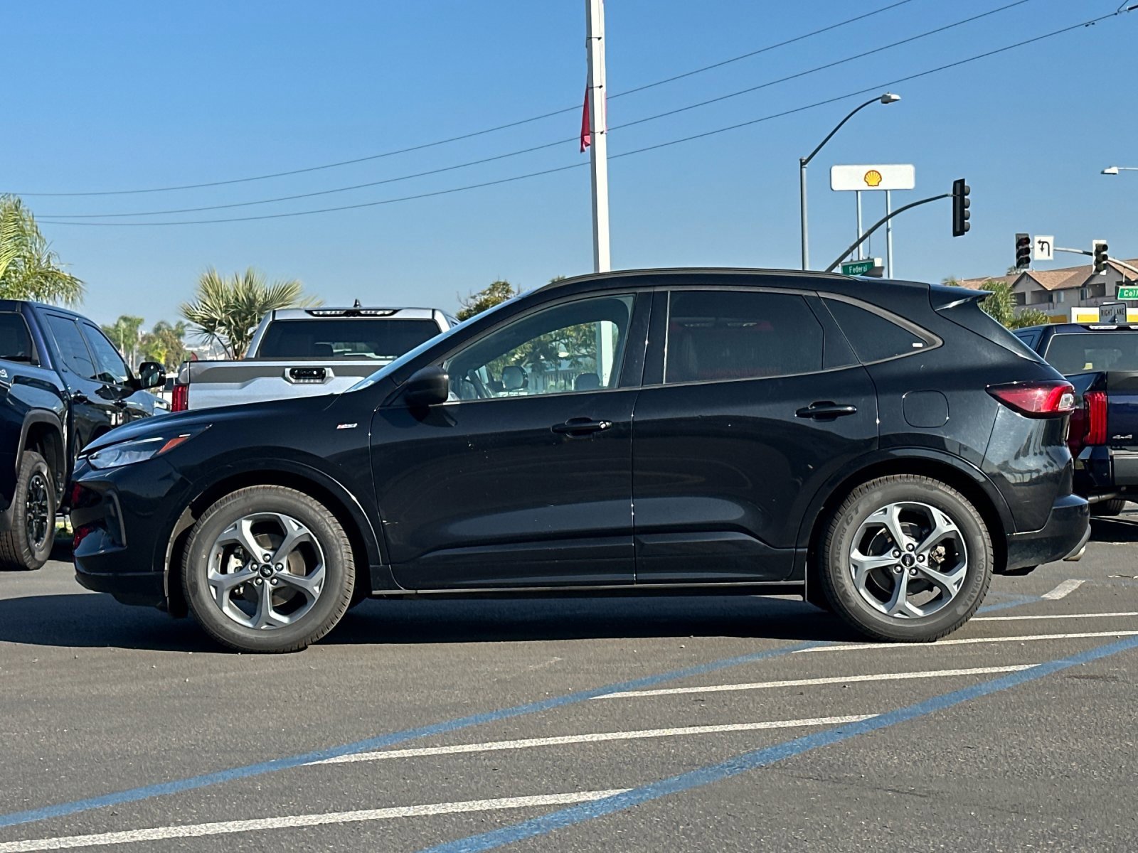 Used 2023 Ford Escape ST-Line image 2