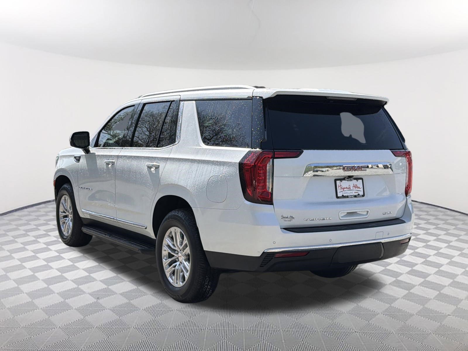 Used 2024 GMC Yukon SLT w/ SLT Luxury Package image 8