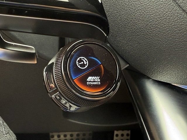 Used 2025 Mercedes-Benz C 43 AMG 4MATIC Sedan image 23