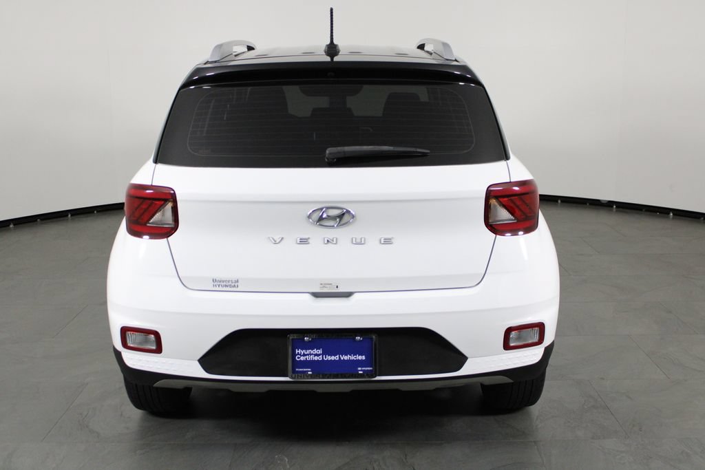 Certified 2024 Hyundai Venue Limited FWD image 11