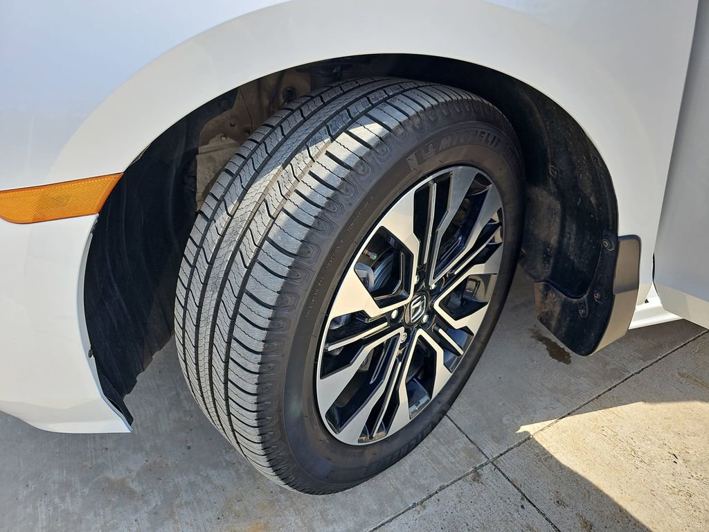 Used 2025 Honda Odyssey Elite image 18