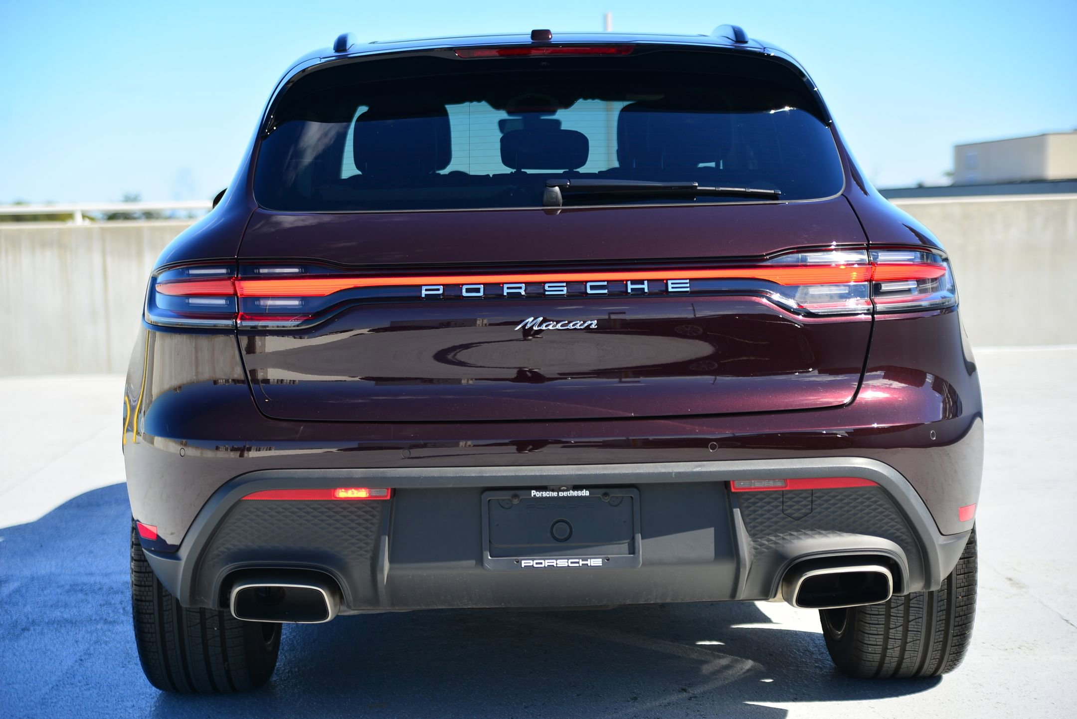 Certified 2025 Porsche Macan image 11