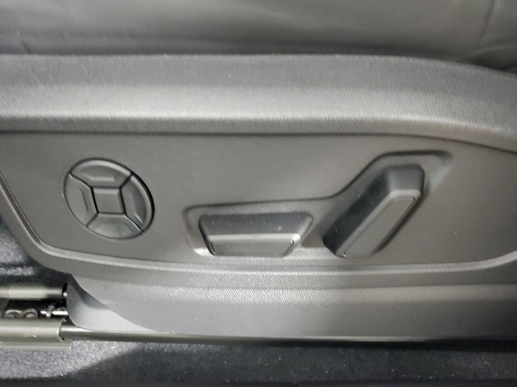 Used 2025 Audi Q5 Prestige AWD/4WD image 21