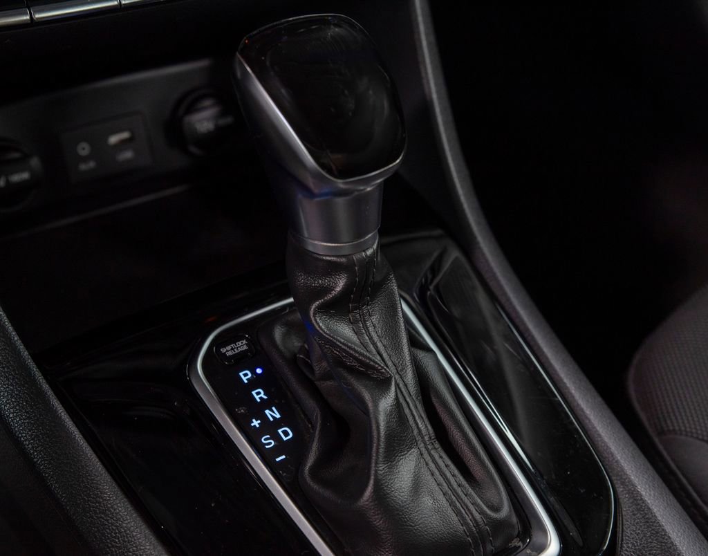 Used 2018 Hyundai Ioniq Blue image 30