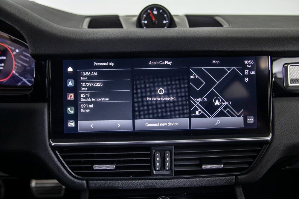 Used 2023 Porsche Cayenne S Platinum w/ Premium Package Plus image 25