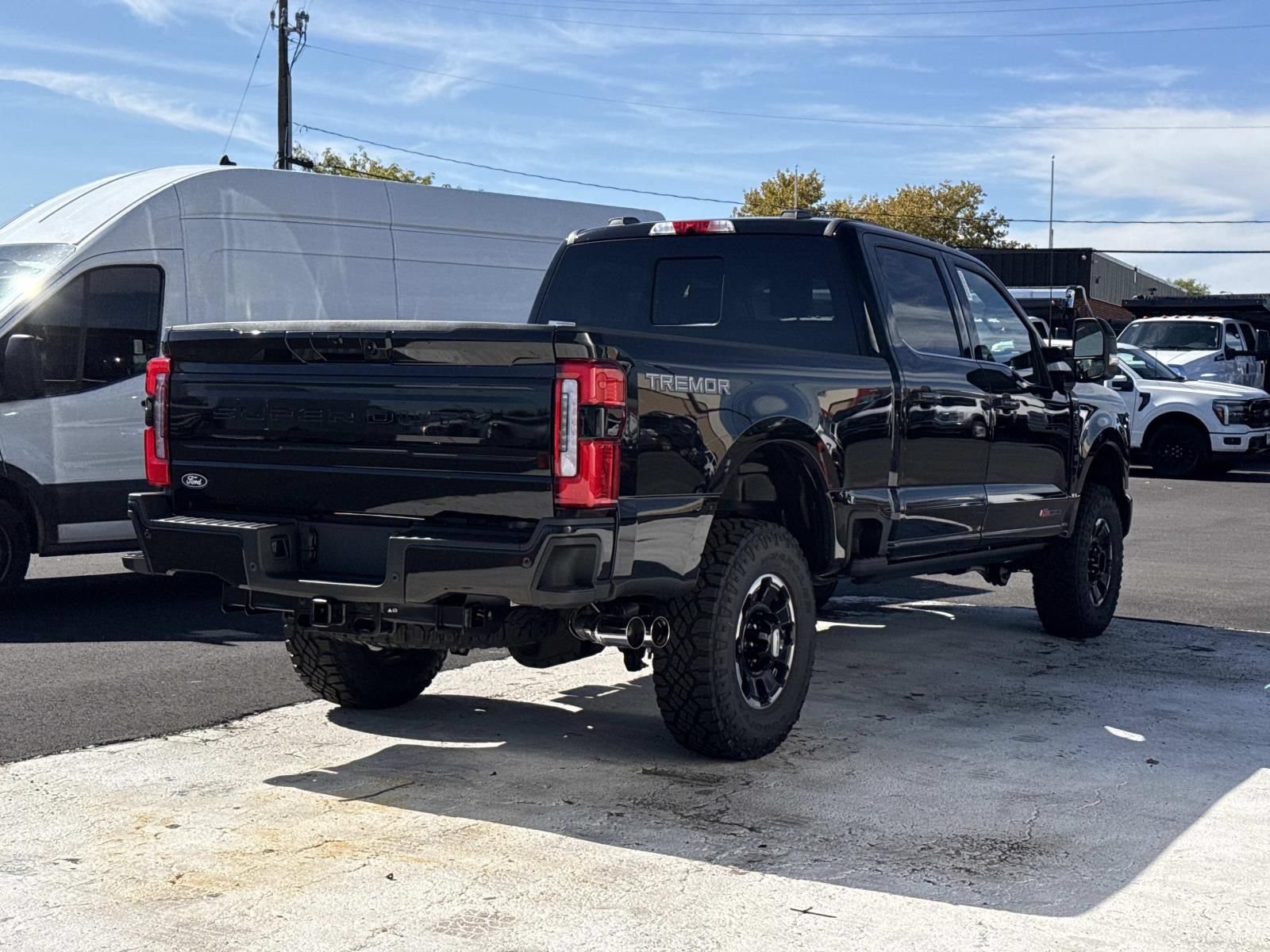 New 2027 Ford F350 Platinum w/ Tremor Off-Road Package AWD/4WD image 3