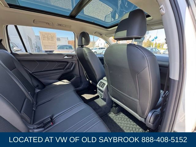 Used 2022 Volkswagen Tiguan SE w/ Panoramic Sunroof Package image 22