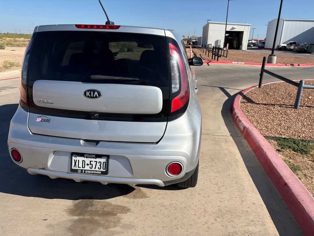 Used 2018 Kia Soul + FWD image 16