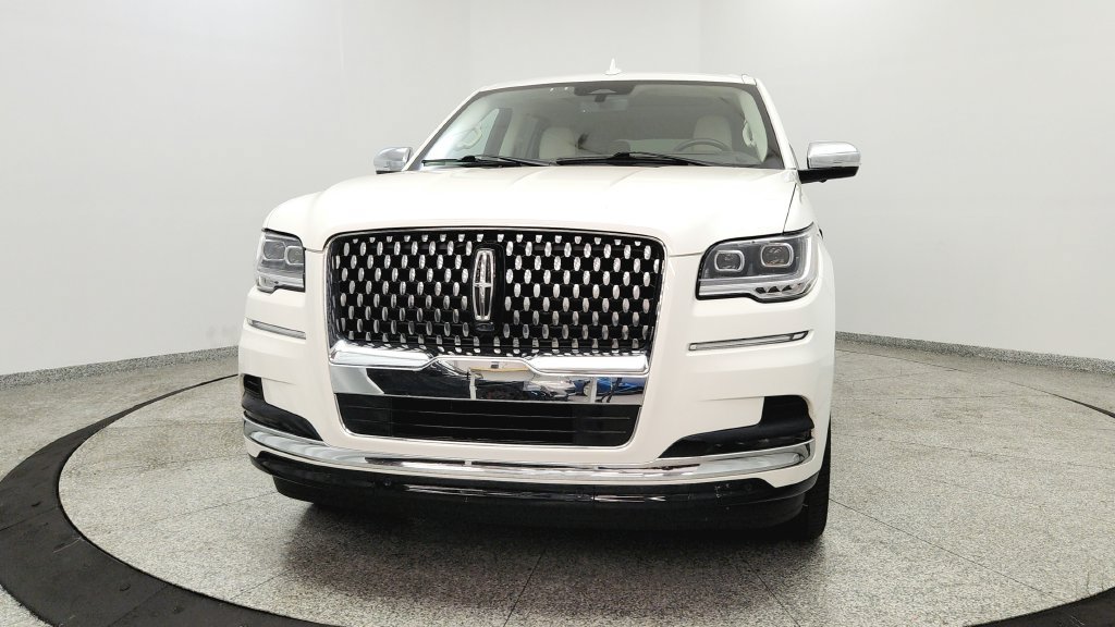 Used 2024 Lincoln Navigator Black Label AWD/4WD image 8