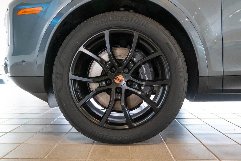 New 2026 Porsche Cayenne Coupe AWD/4WD image 12
