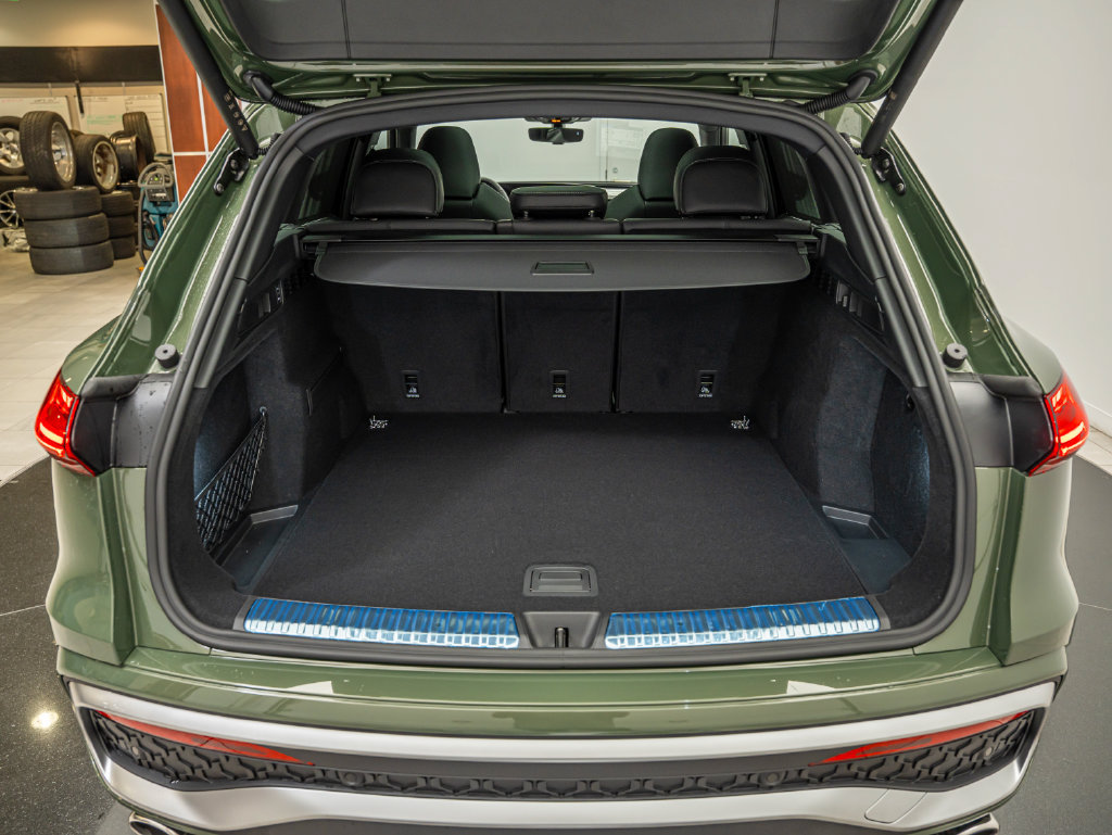 New 2026 Audi SQ5 Prestige AWD/4WD image 40
