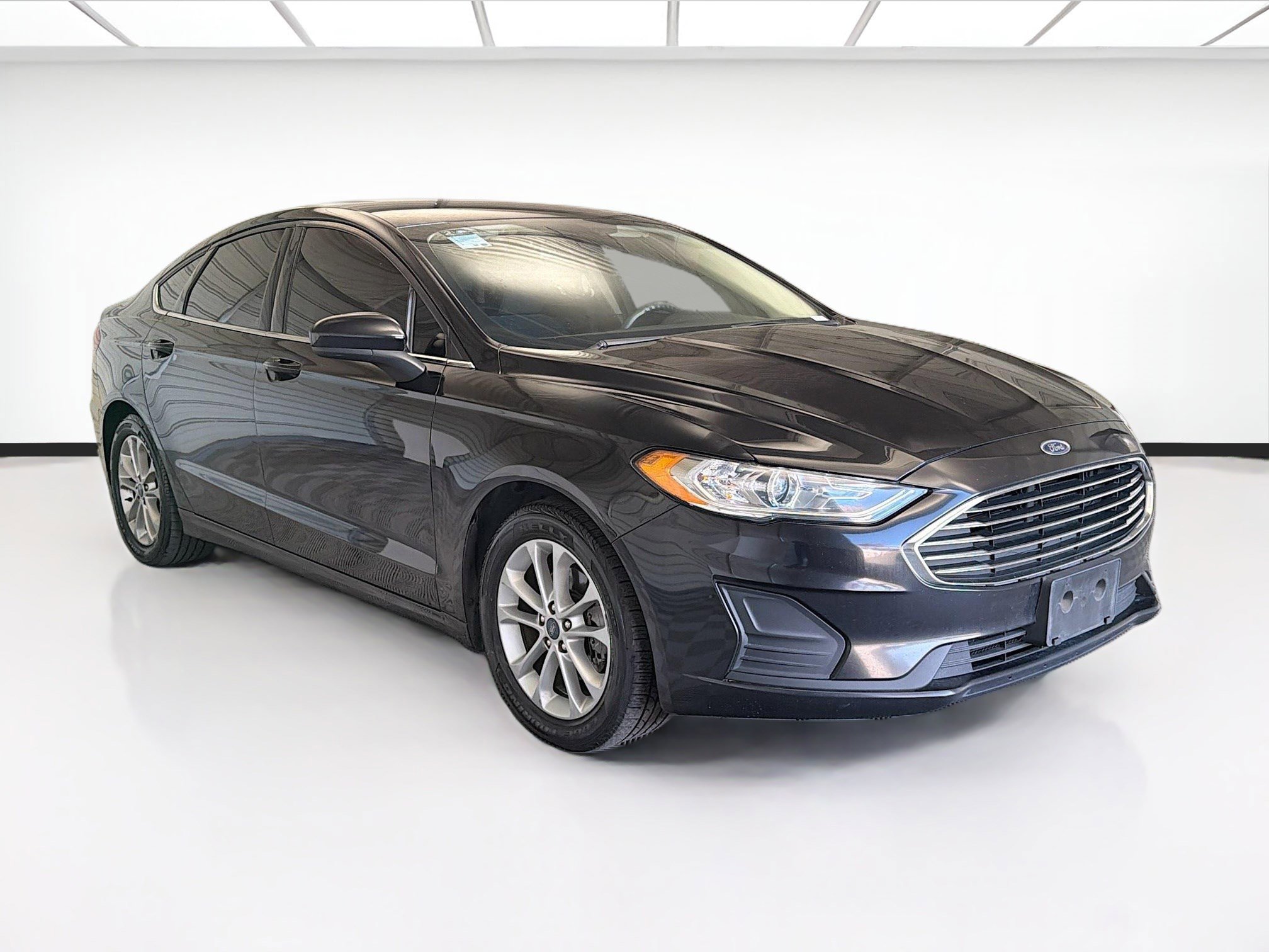 Used 2019 Ford Fusion SE image 3