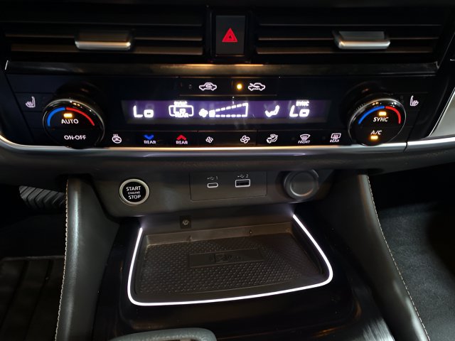 Used 2021 Nissan Rogue Platinum AWD/4WD image 19