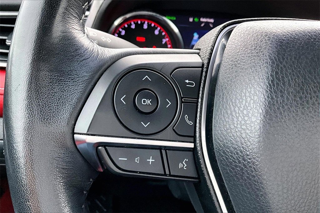 Used 2019 Toyota Camry XSE image 13