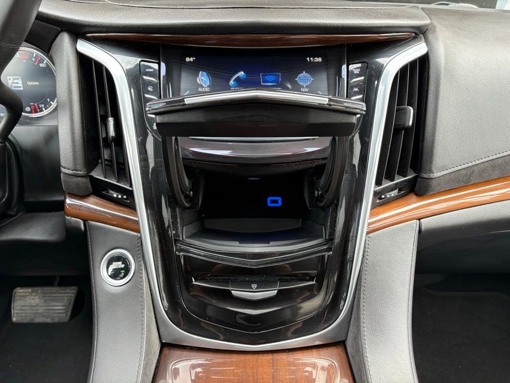 Used 2020 Cadillac Escalade Premium Luxury image 37