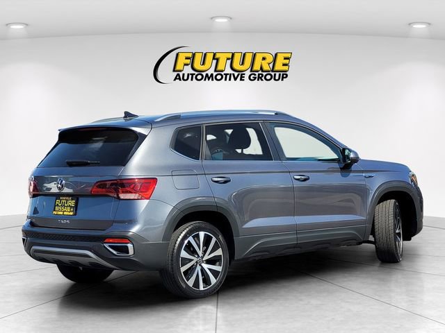 Used 2024 Volkswagen Taos SE image 4