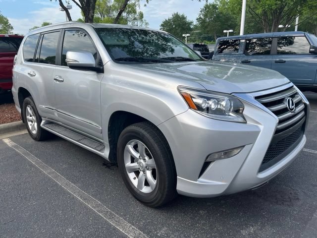Used 2015 Lexus GX 460 w/ Navigation Package AWD/4WD image 2