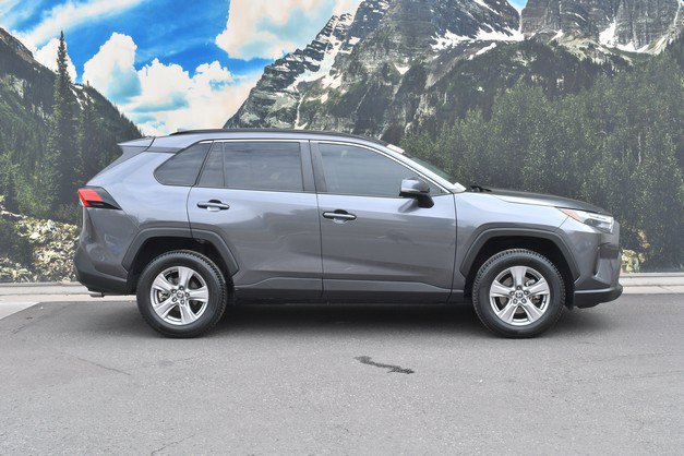 Certified 2022 Toyota RAV4 XLE w/ Convenience Package FWD image 2