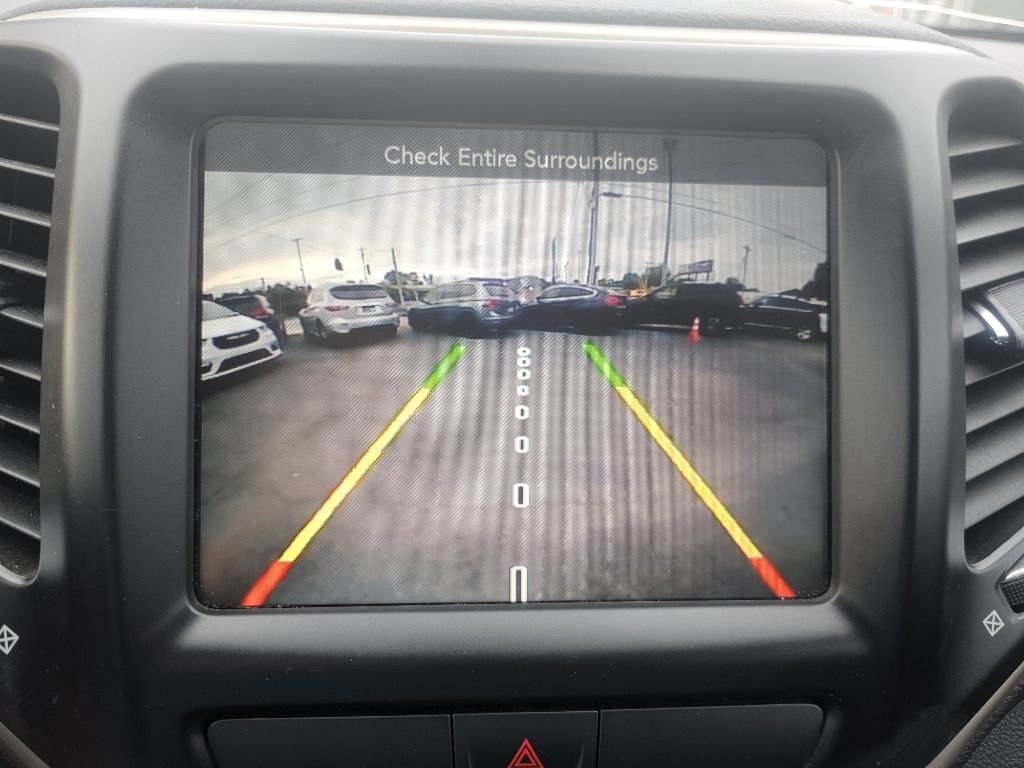 Used 2016 Jeep Cherokee Limited image 27