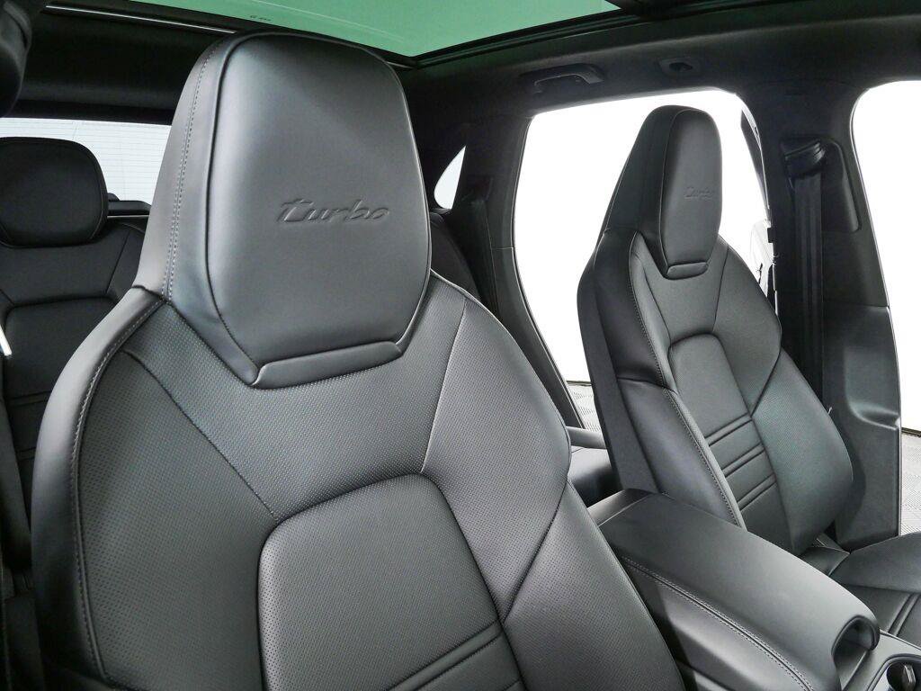 New 2026 Porsche Cayenne Turbo AWD/4WD image 24