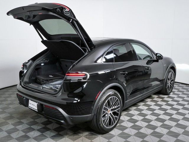 New 2026 Porsche Macan Electric image 29