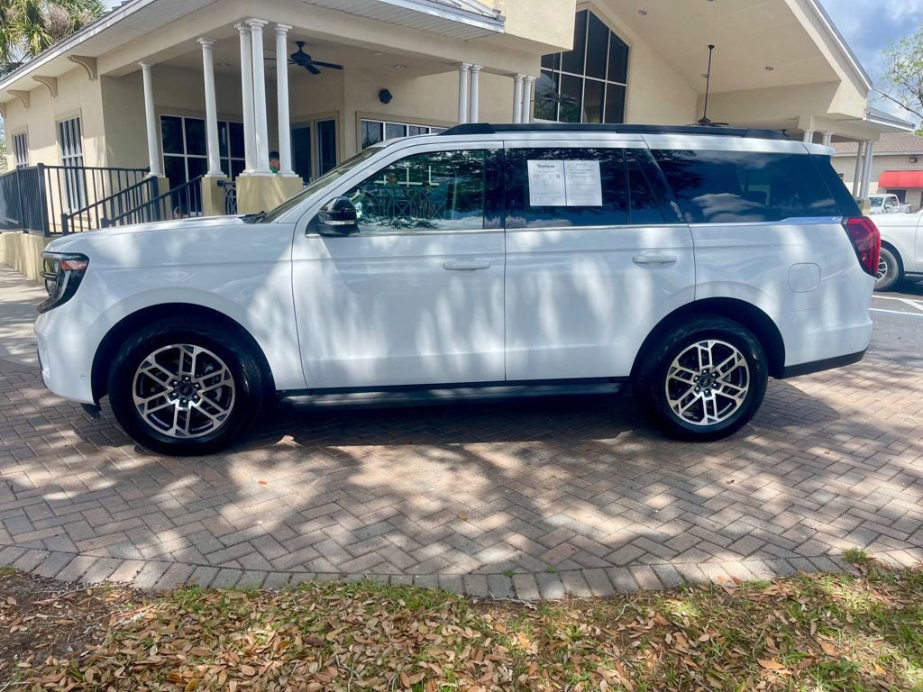 Used 2025 Ford Expedition Active image 2