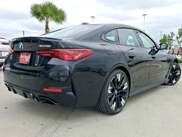 New 2026 BMW M440i w/ Premium Package RWD image 7