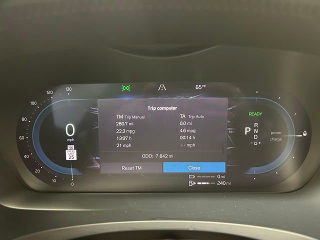 Used 2025 Volvo S90 T8 Plus image 16