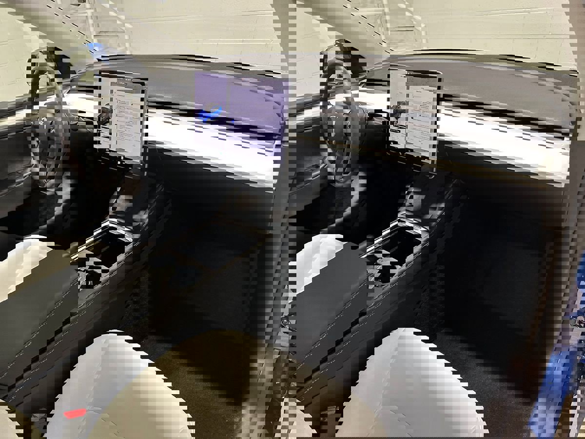 Used 2024 Tesla Model Y Long Range image 12