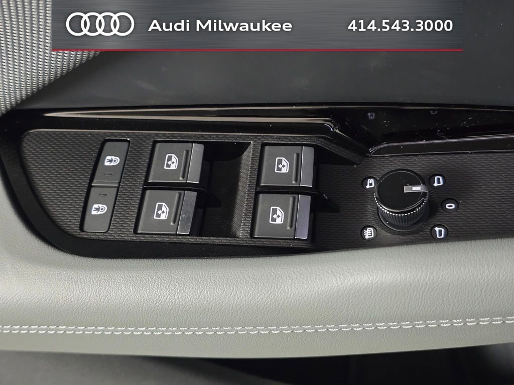 New 2026 Audi Q3 quattro 2.0T AWD/4WD image 14