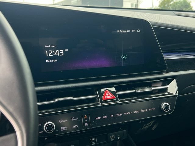 Certified 2024 Kia Niro Wind FWD image 17