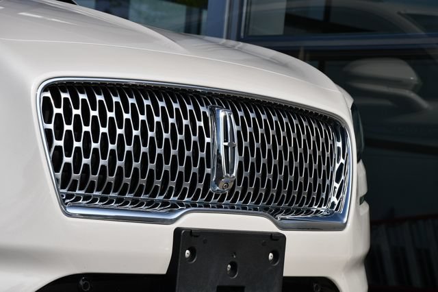Used 2023 Lincoln Nautilus Reserve w/ Equipment Group 201A AWD/4WD image 13