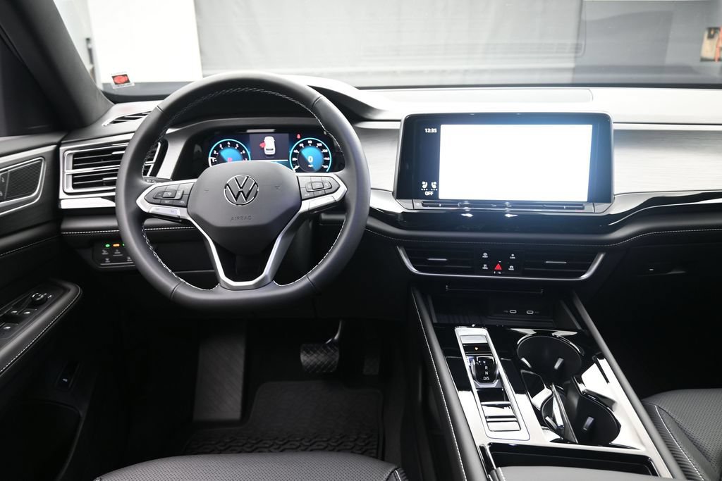 New 2026 Volkswagen Atlas Cross Sport SE FWD image 9