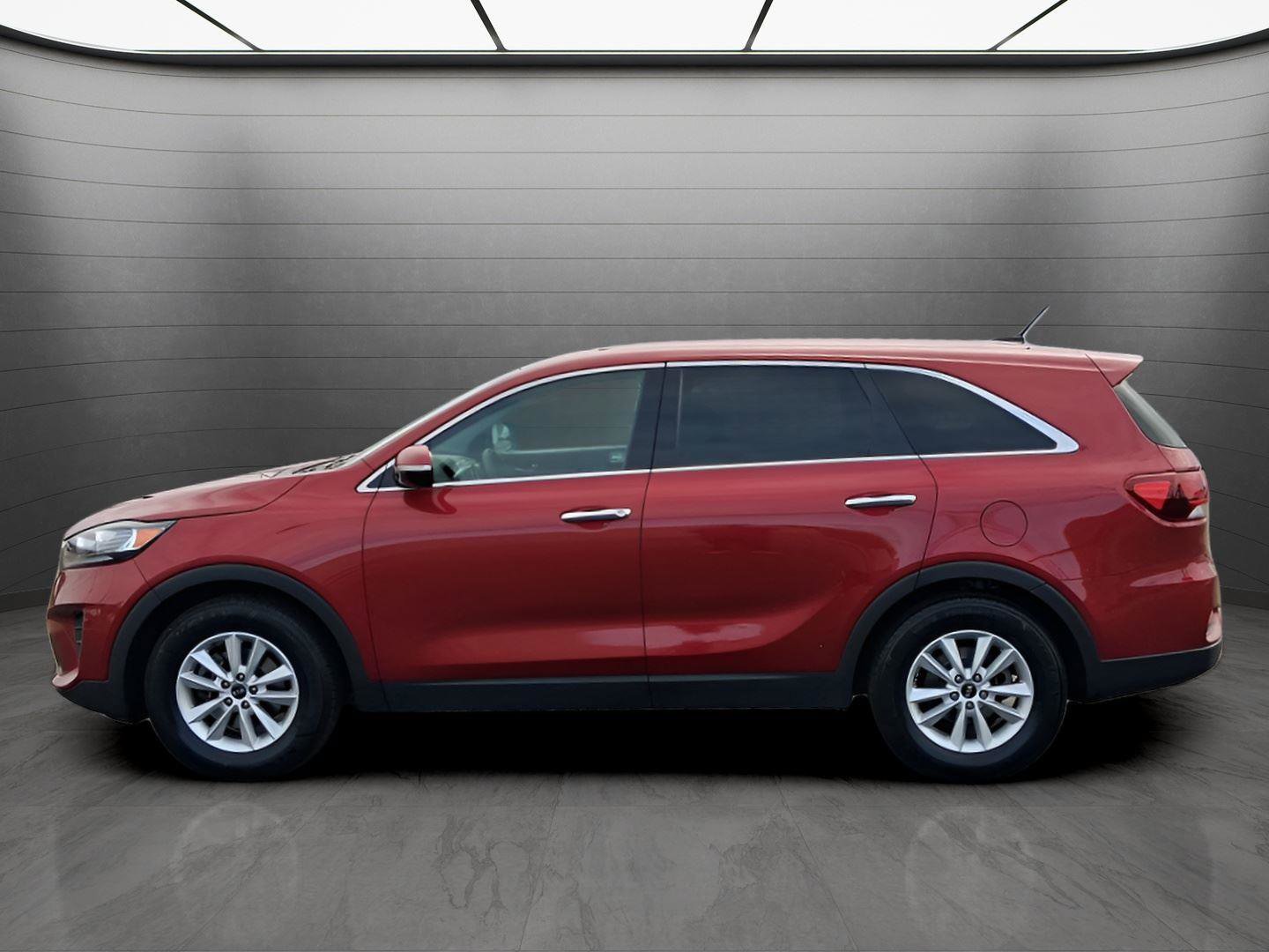 Used 2020 Kia Sorento LX image 2