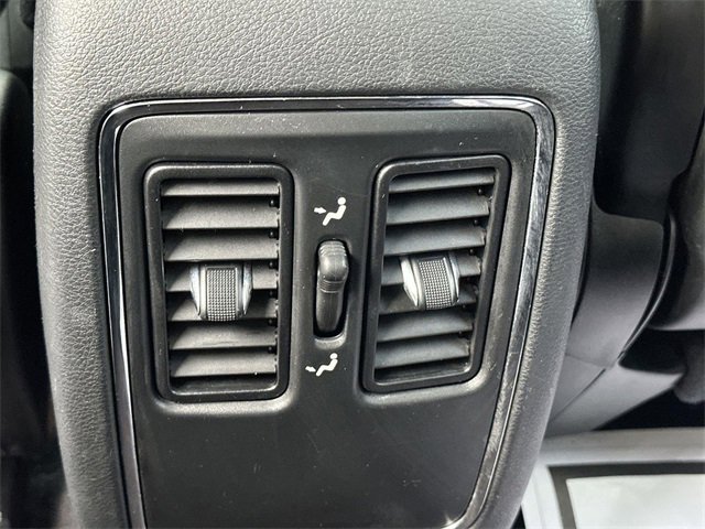 Used 2016 Jeep Grand Cherokee Laredo image 18